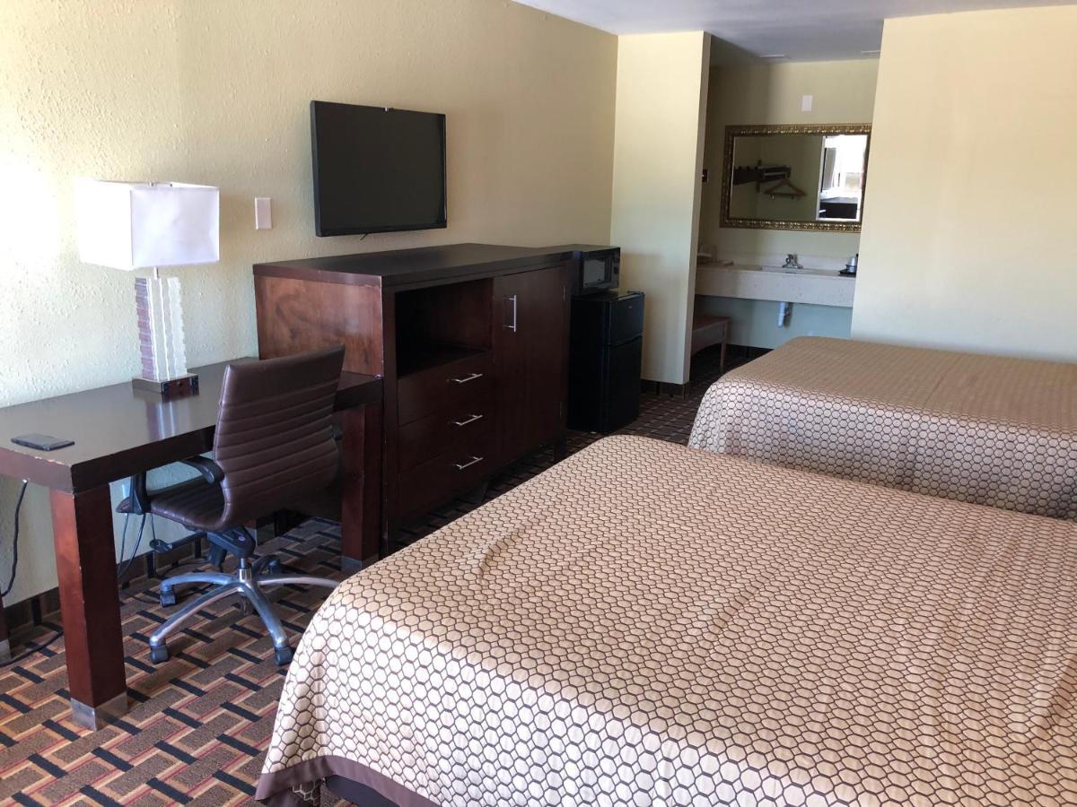 La Grange Executive Inn And Suites Ngoại thất bức ảnh